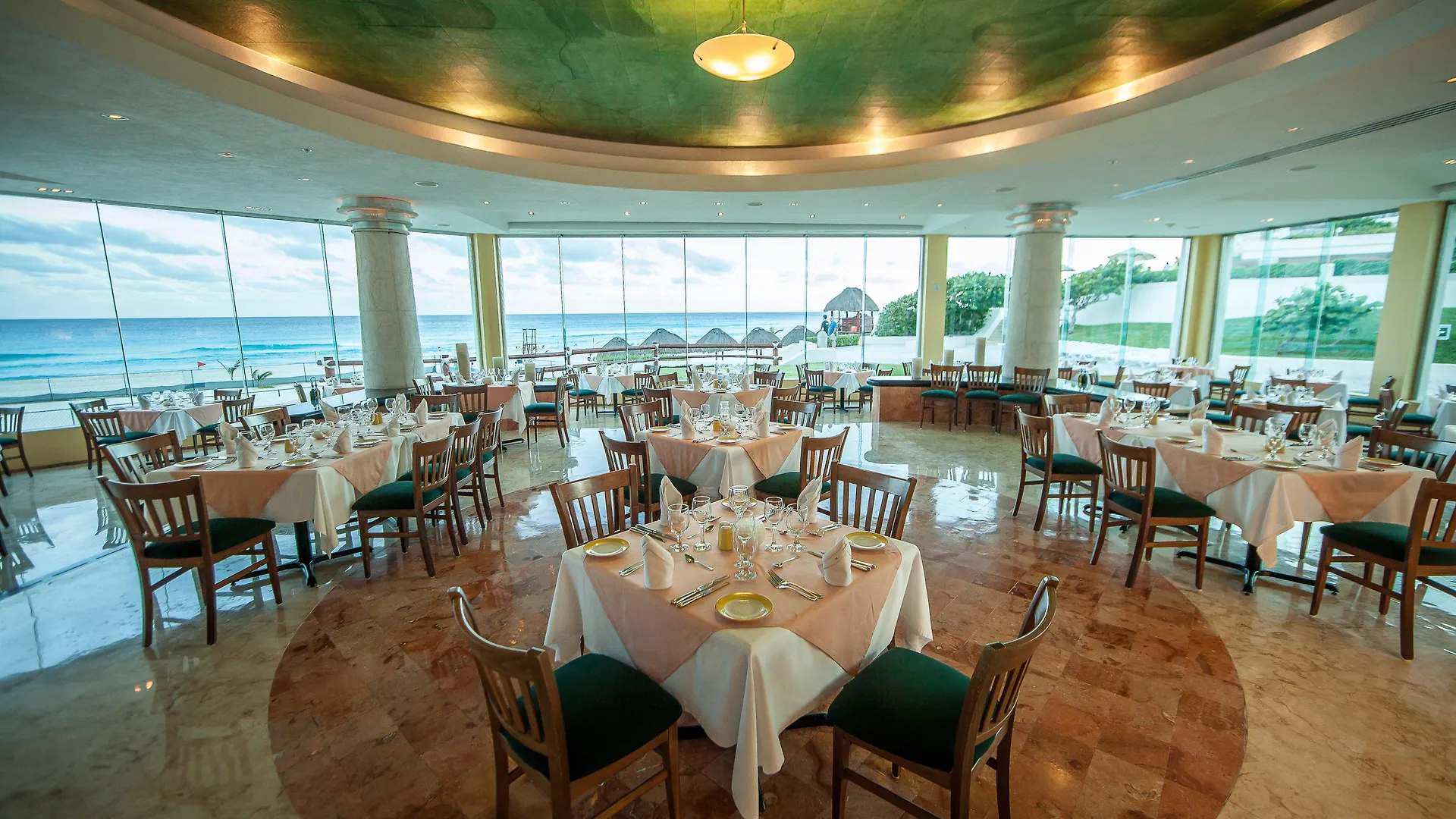 Park Royal Beach Канкун Курортный комплекс