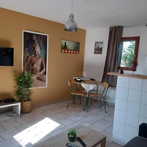Apartment Jolie Petite Maison Idealement Situee