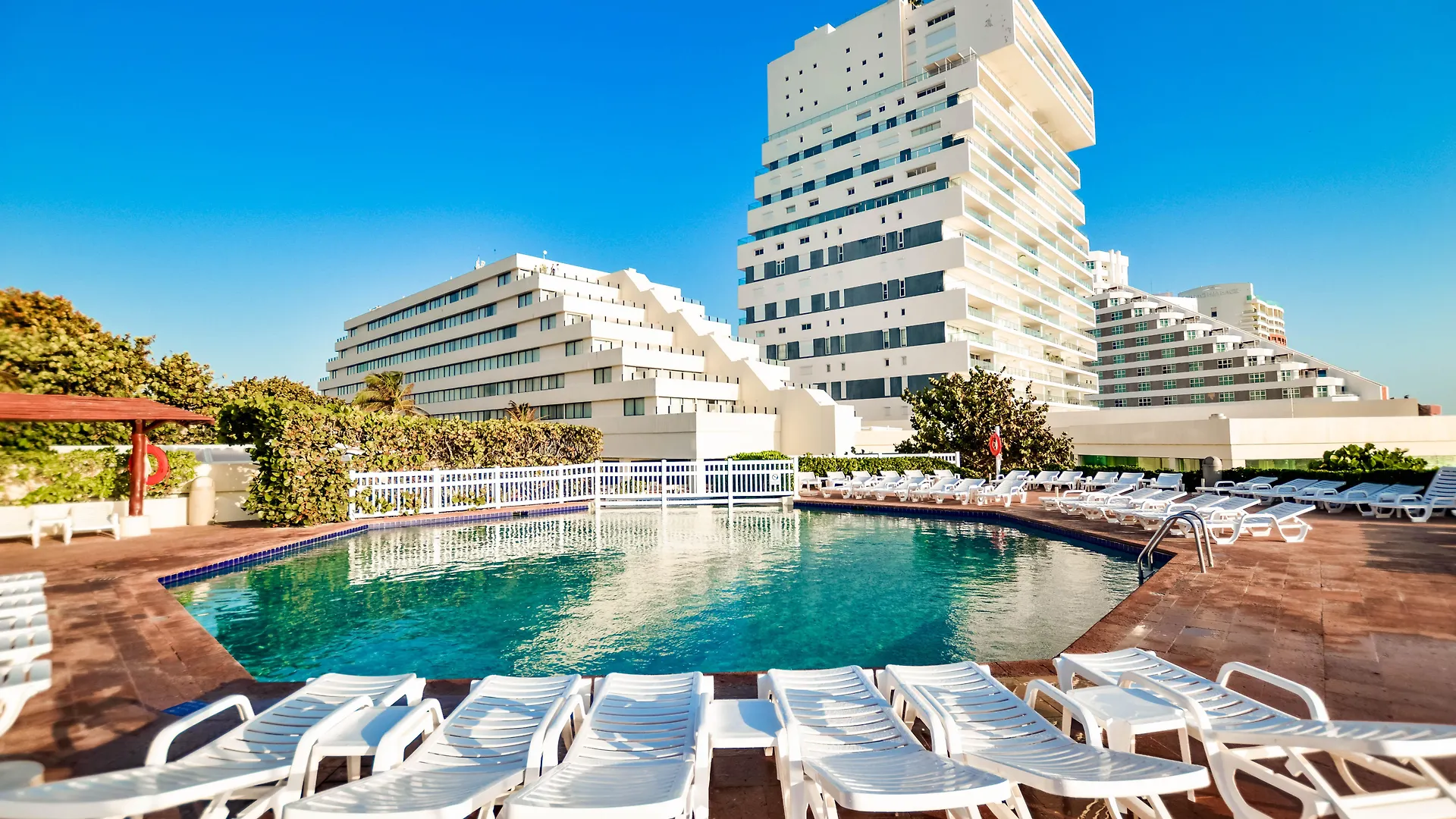 **** Semesteranläggning (resort) Park Royal Beach Cancún Mexiko
