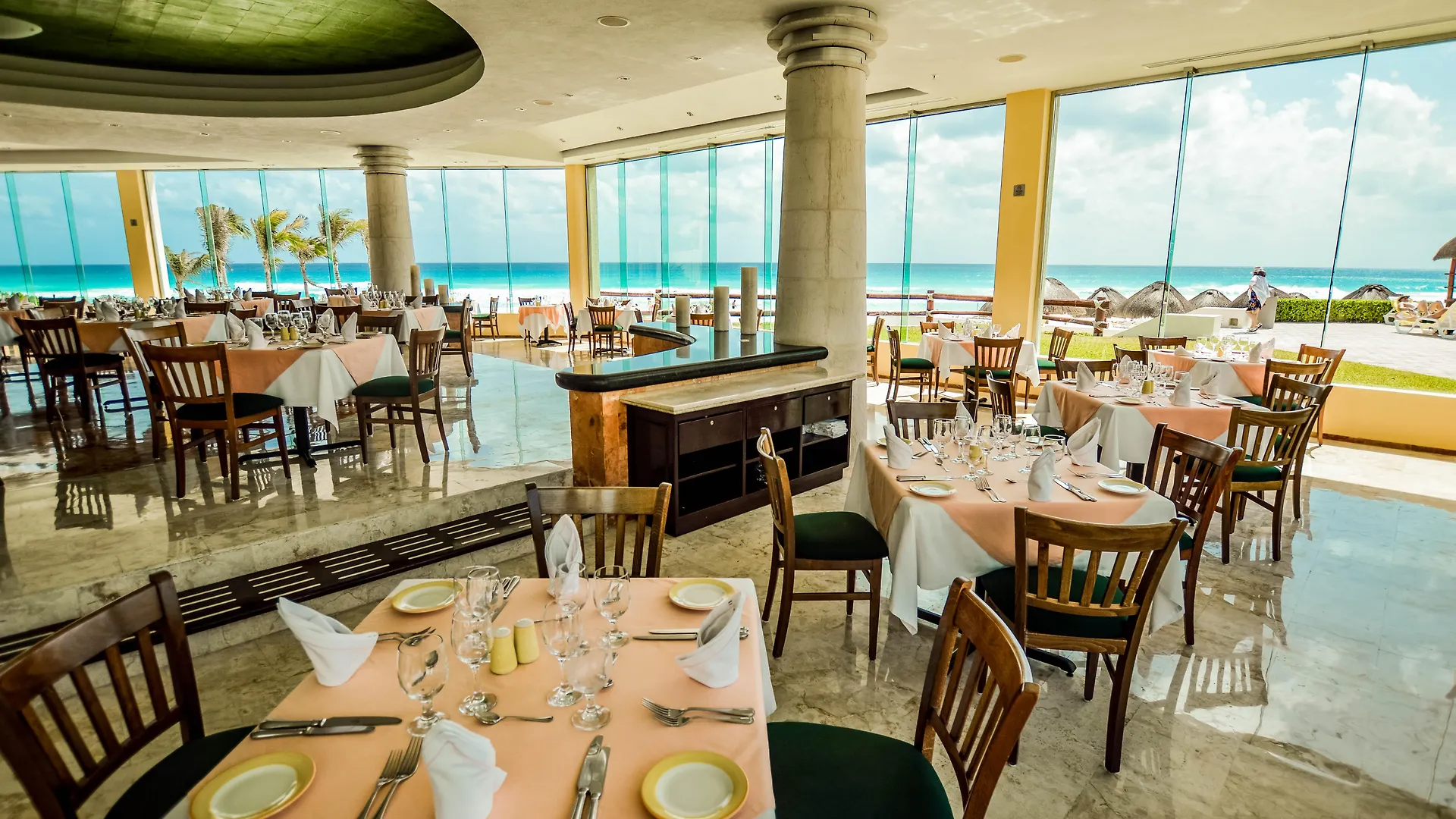 Park Royal Beach Cancún Semesteranläggning (resort)