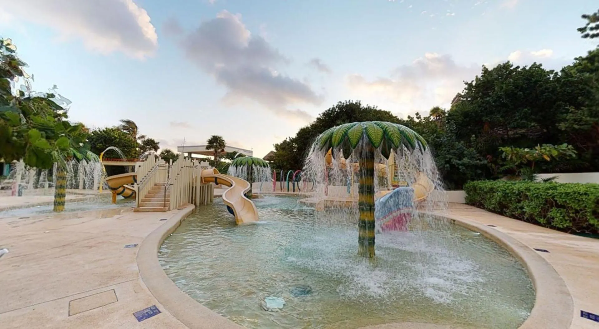 **** Semesteranläggning (resort) Park Royal Beach Cancún Mexiko